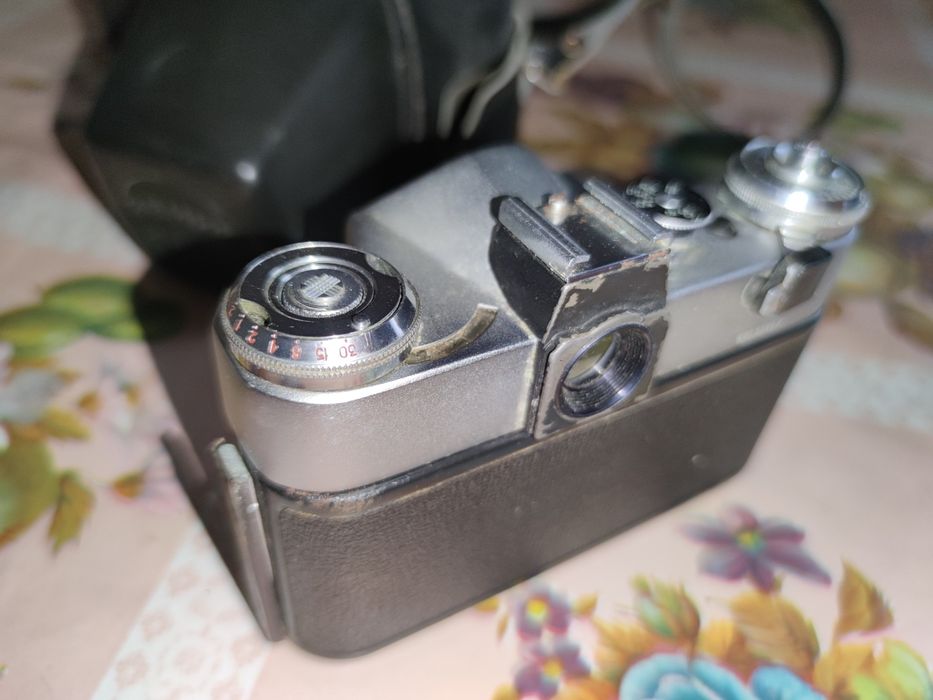 Фотоаппарат Зенит-Е без объектива Гелиос 44-2 М42