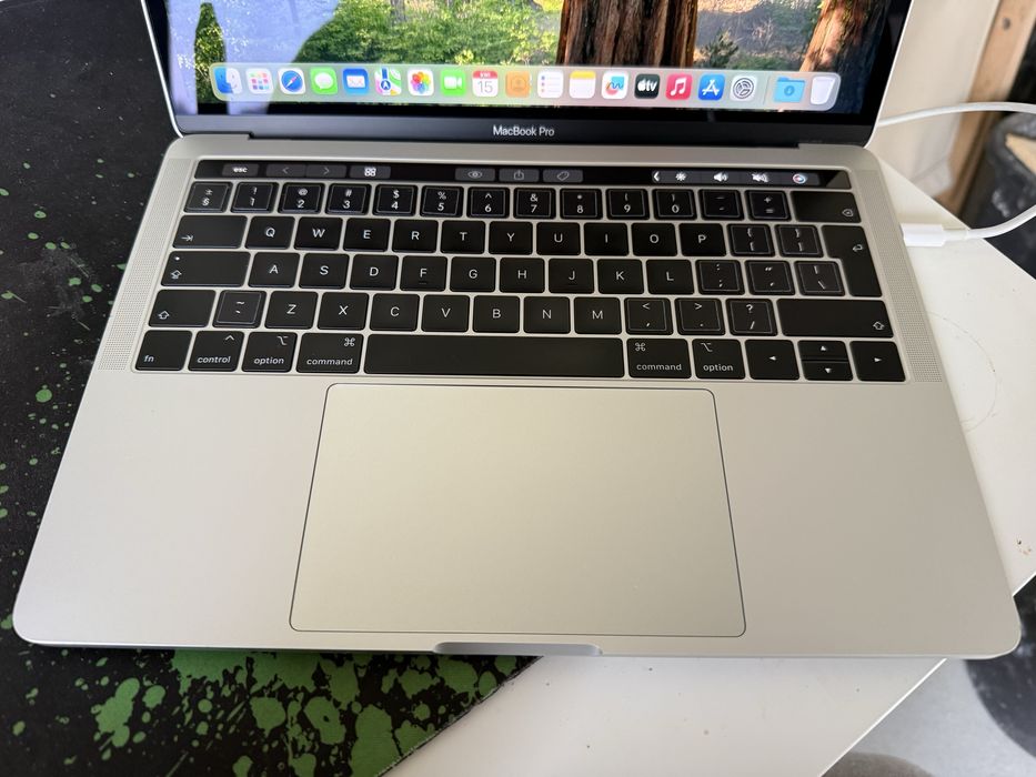 Macbook Pro 13 2019, 16GB RAM, dysk 256GB, 4 Thunder Bolt