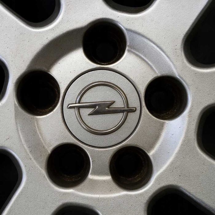 Opel 59 mm Srebrne Dekle Dekielki