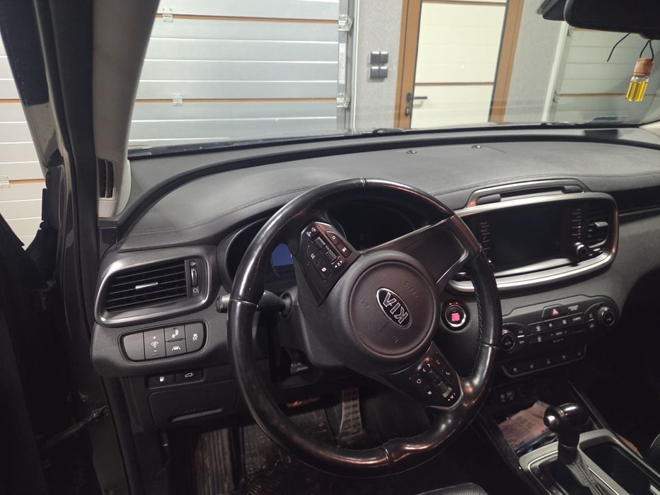 KIA SORENTO  4x4 automat ,7osobowa