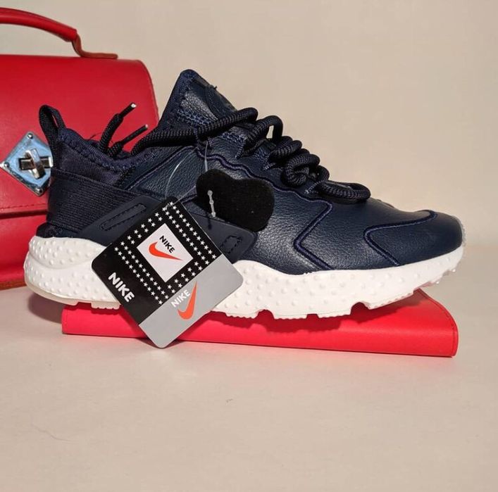 Кроссовки Nike