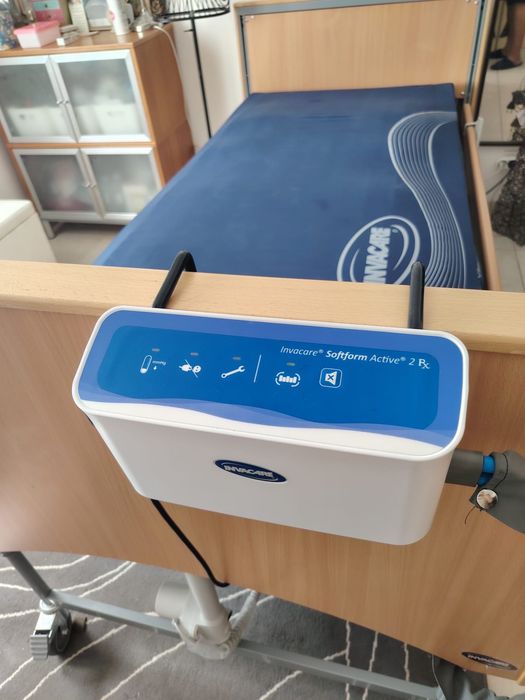 Cama geriátrica para pessoas acamadas