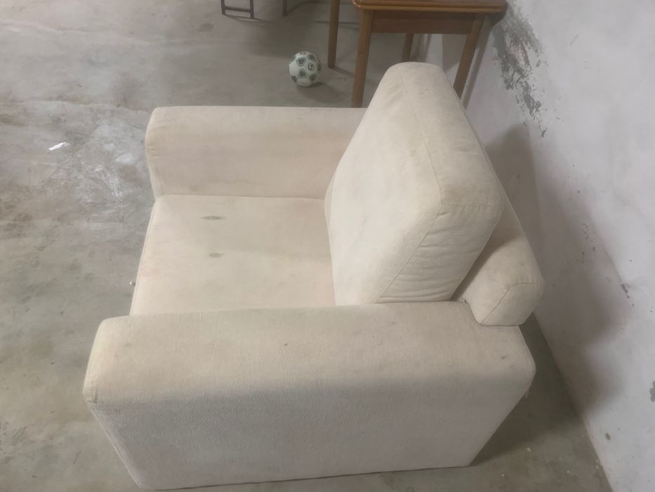 Mesas jantar + 6 cadeiras+ 1 sofás pequeno