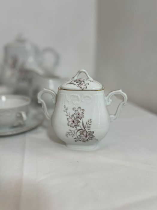 Serviço completo Vista Alegre, conjunto Grândola com 44 anos