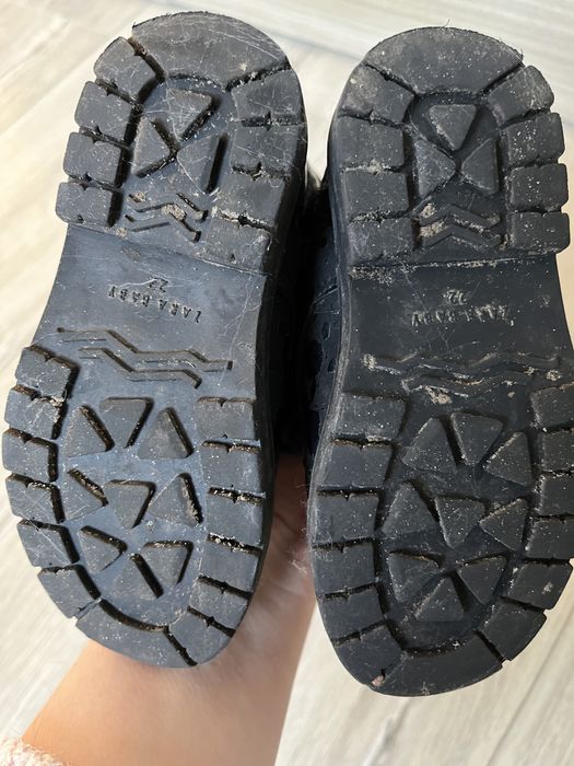 Czarne ocieplane botki Zara