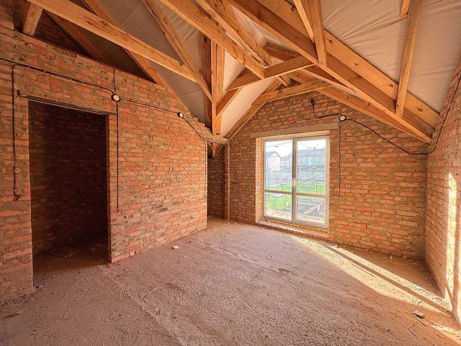 ОКРЕМОСТОЯЧИЙ  БУДИНОК  Локація: масив Кришталевий