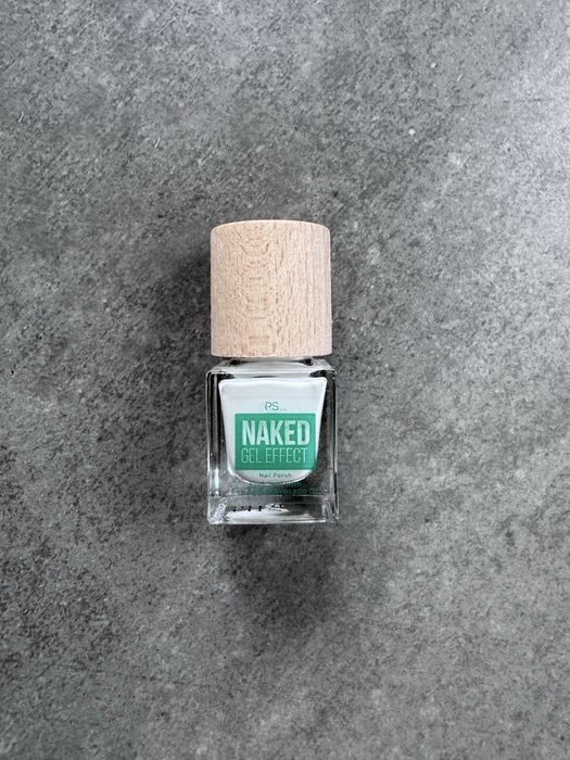 Bialy lakier do paznokci naturalny skład primark