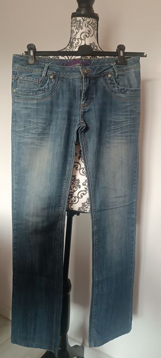 Jeansy damskie Clockhouse