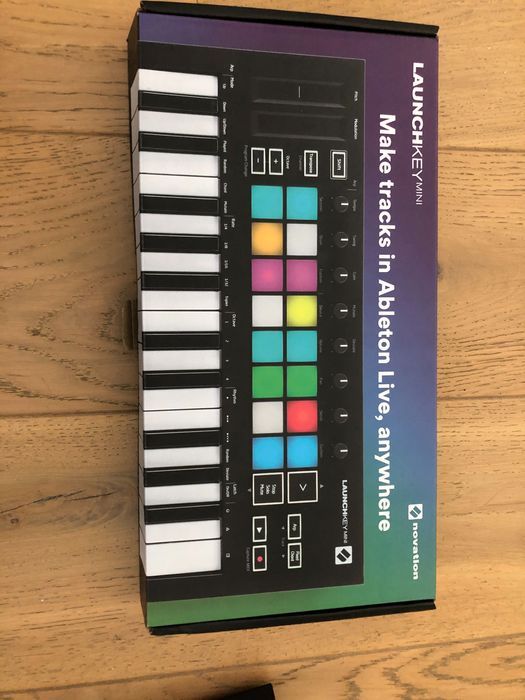 Launchkey Mini MK364551490884353120