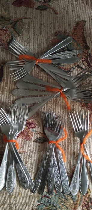 Виделки,ложки, лопатки,ножі,шумовки.Жюл'єнниця і таке інше.