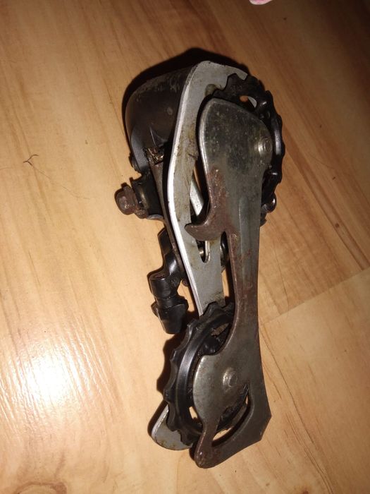 Tylnia przerzutka Shimano Acera.