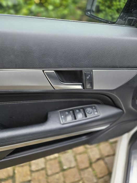 Mercedes-Benz E 250d Coupé (9G-Tronic)