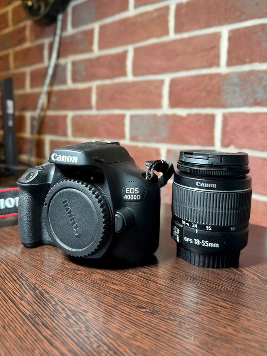 Продам дзеркальний фотоапарат Canon EOS 4000D