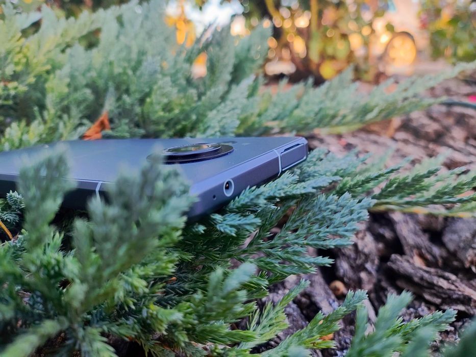 Компактный флагман Sharp R8 (2sim,6,4"FHD+240Гц,256гб,IP68,STD810,NFC)