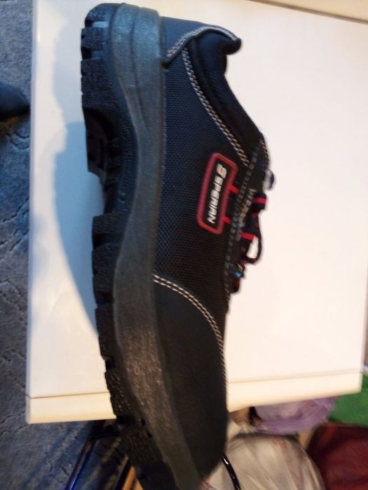 Продам рабочую обувь