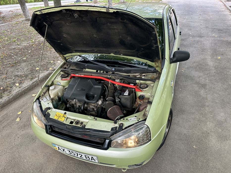 Продам Ваз Lada Kalina 1.6 не крашена вся целая
