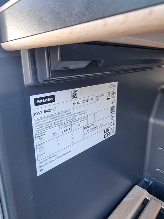 Chłodziarka do wina, winiarka Miele KWT 6422 iG Graphitgrey. Jak nowa