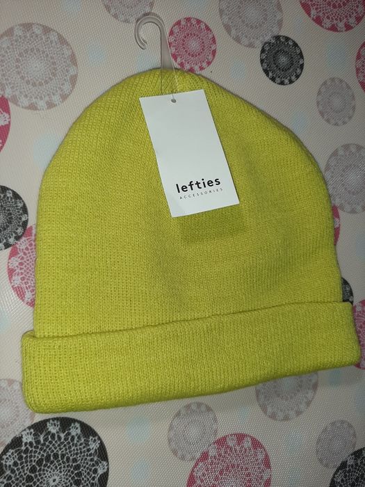 Шапка Lefties. Міжсезон
