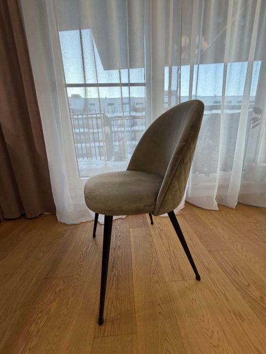 Krzesla tapicerowane szare pikowane- 2/4/6 szt.