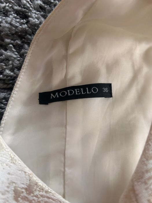 Плаття білого кольору