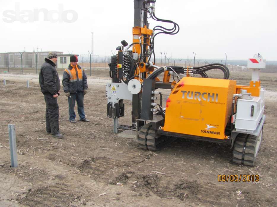 Сонячні електростанції. Забивка паль.  (Забивка свай).