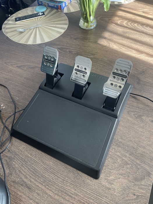 Kierownica thrustmaster TMX force feedback + pedały thrustmaster T3PA