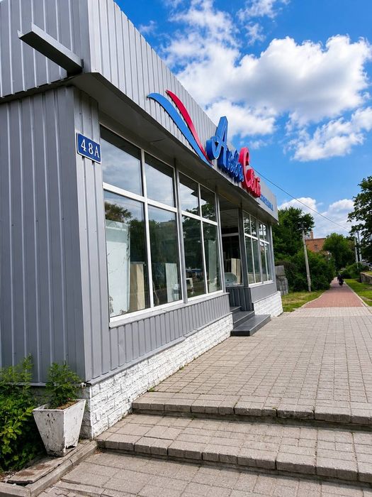 ПРОДАЖ ОКРЕМО РОЗТАШОВАНИЙ БУДІВЛІ  центрі головного проспекту Олександрії