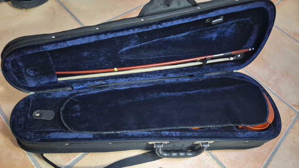 Violino 1/4 com caixa - Práticamente Novo