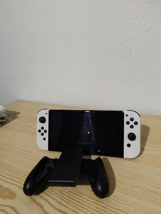 Vende se Nintendo switch OLED