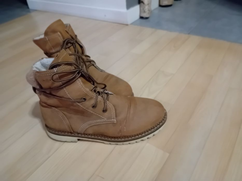 Ciepłe buty młodzieżowe damskie z futerkiem 39