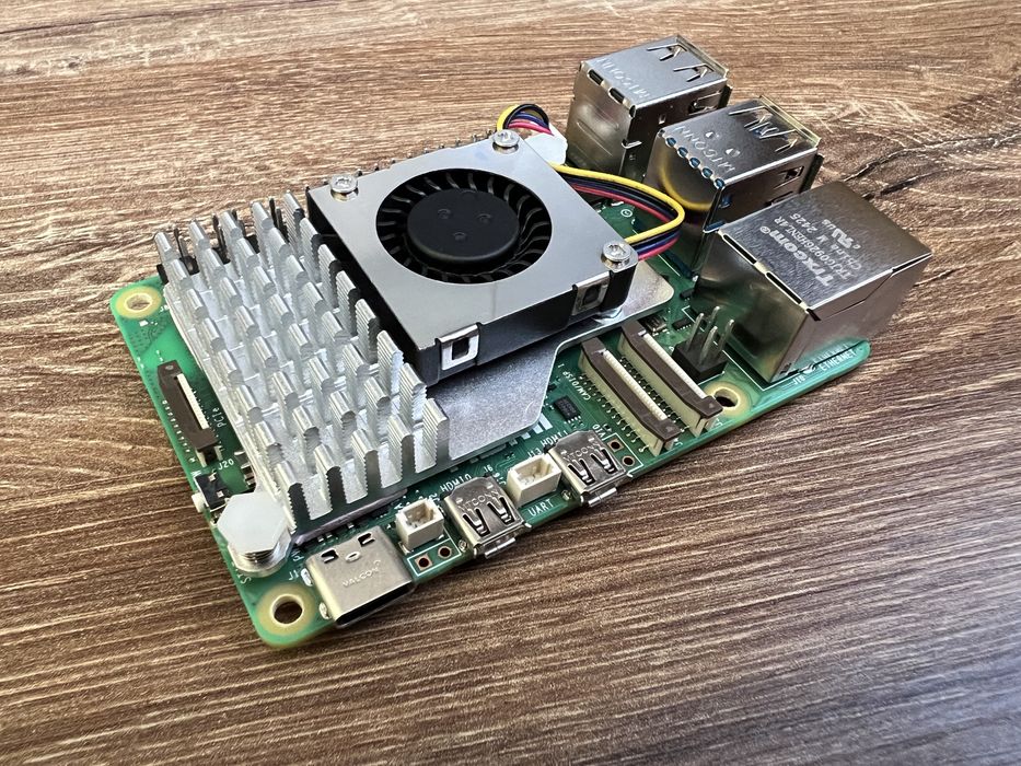 Одноплатний компʼютер Raspberry pi 5