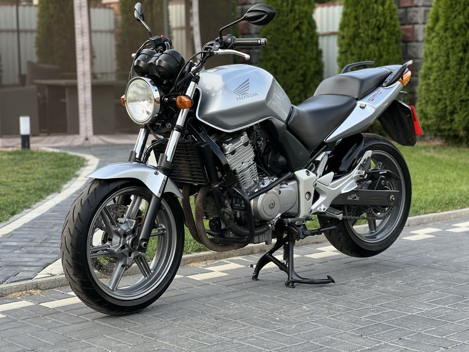 Honda CBF 500.