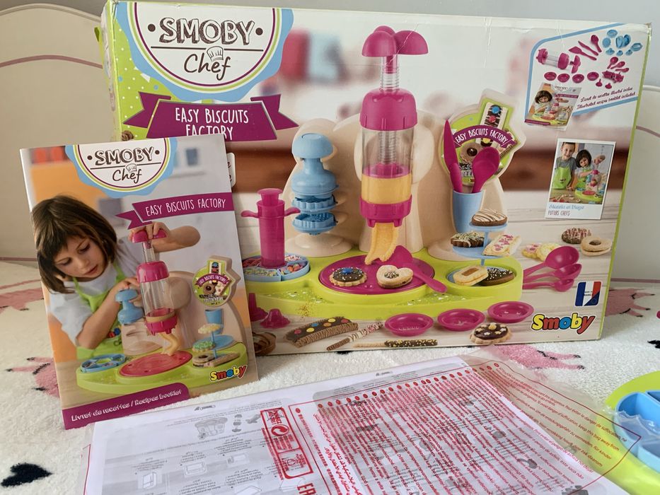 Zabawna kucharka Chef Smoby Pieczemy ciasta z przepisami i foremkami