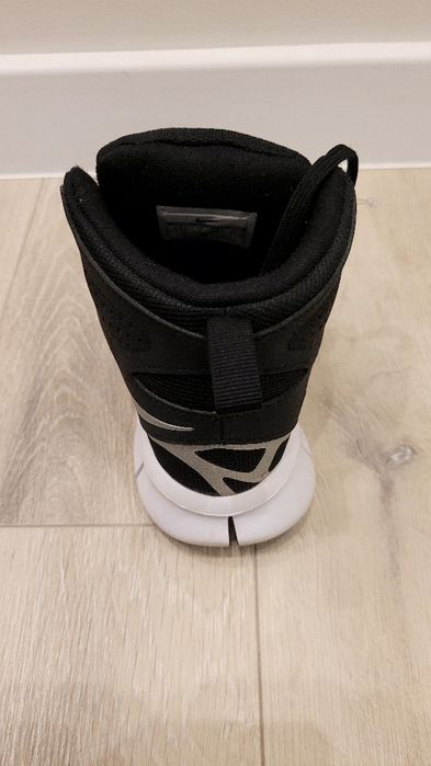 Buty NIKE Free RUN 2 sneakerboot 35,5 czarne białe