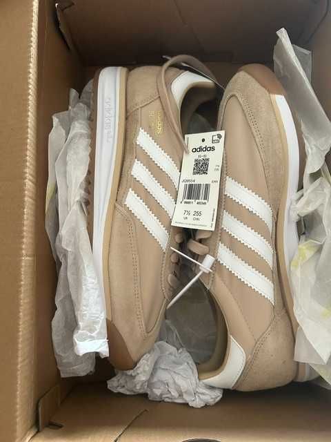 Ténis ADIDAS novos na caixa