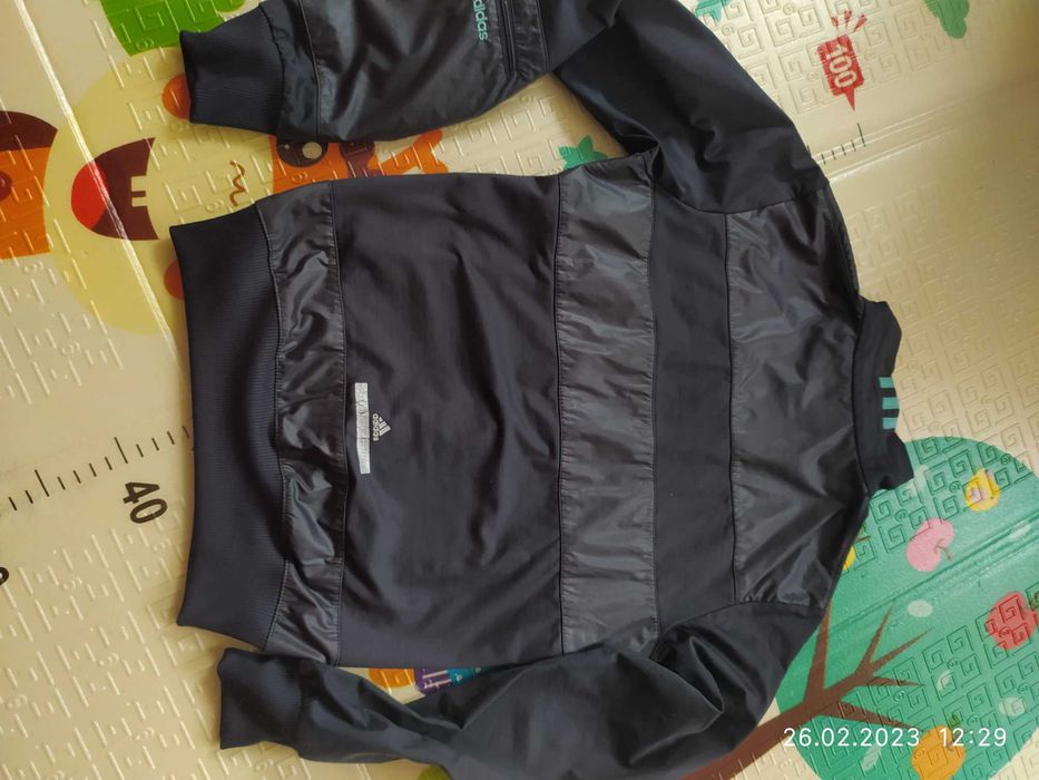 Спортивний жіночий костюм