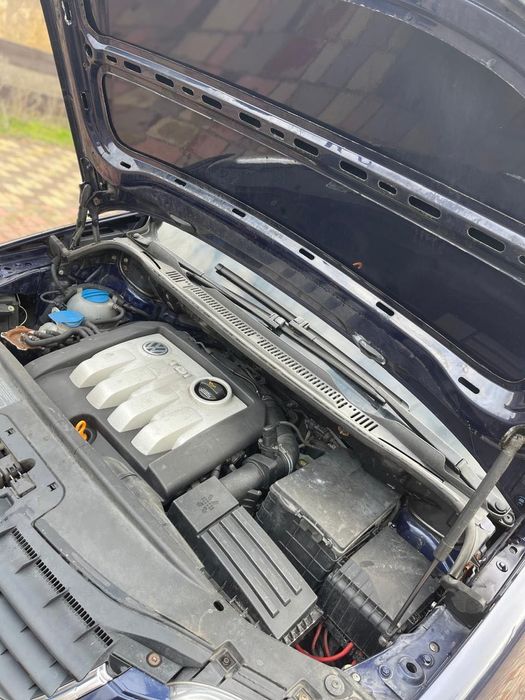 Продам Фольксваген Тоуран 2006г.в. 1,9 турбодизель