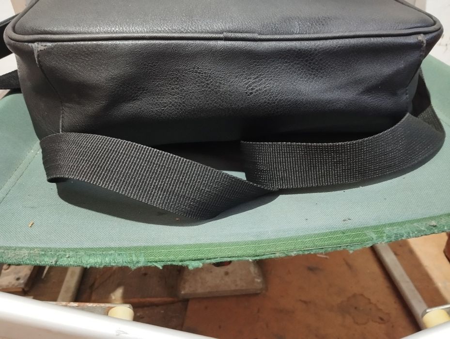 Сумки для ноутбуків