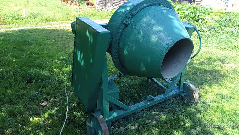 Betoniarka 250 l