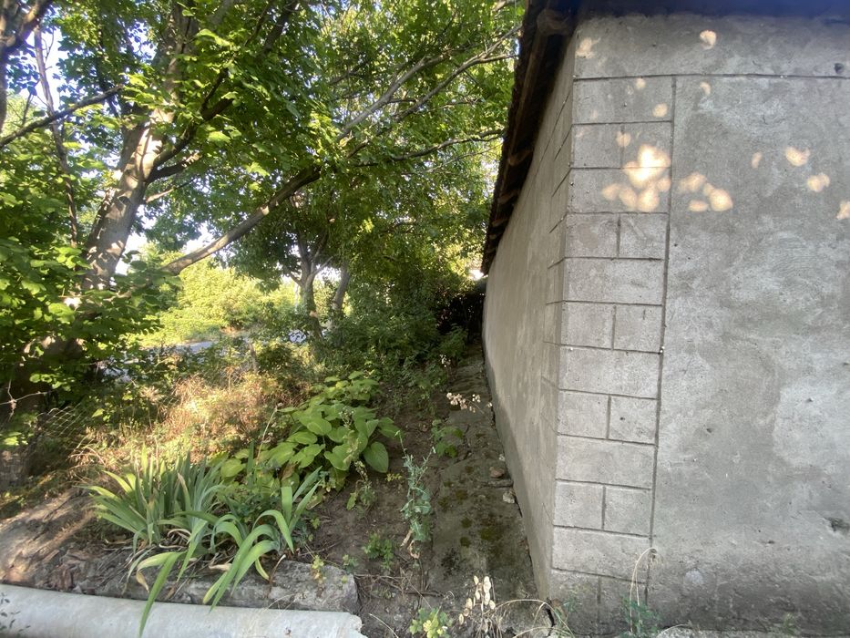 Будинок у Грушівці по центральній вулиці, можна під бізнес