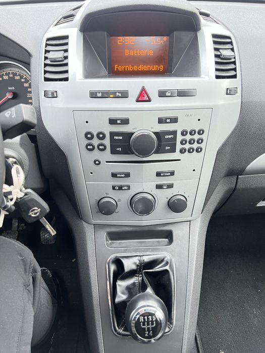 Свіжопригнаний Опель Зефіра з Німеччини