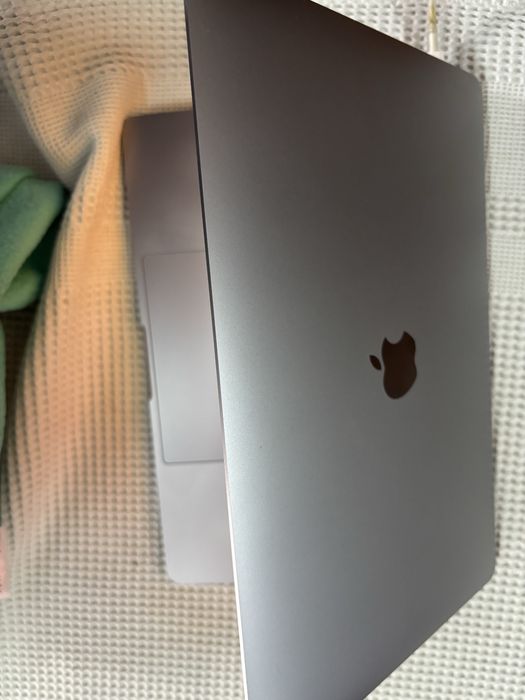 Portatil Macbook pro 13” -  2017