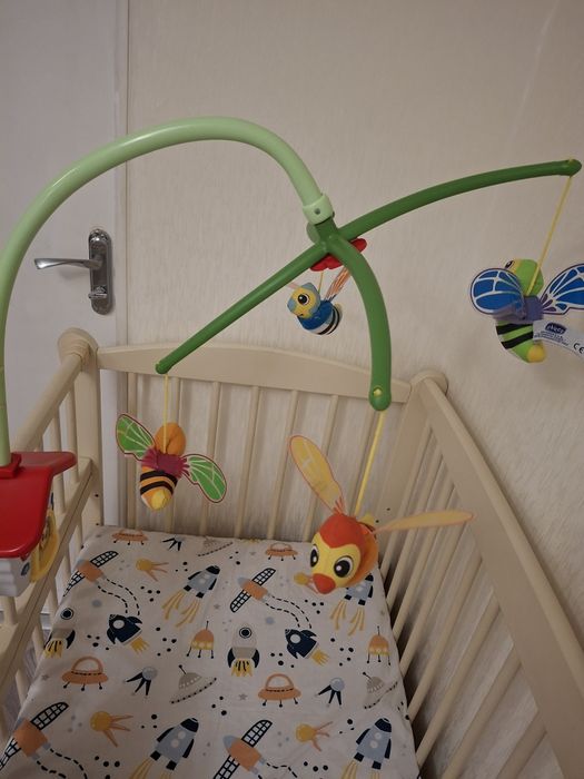 Механічна мобіль  chicco