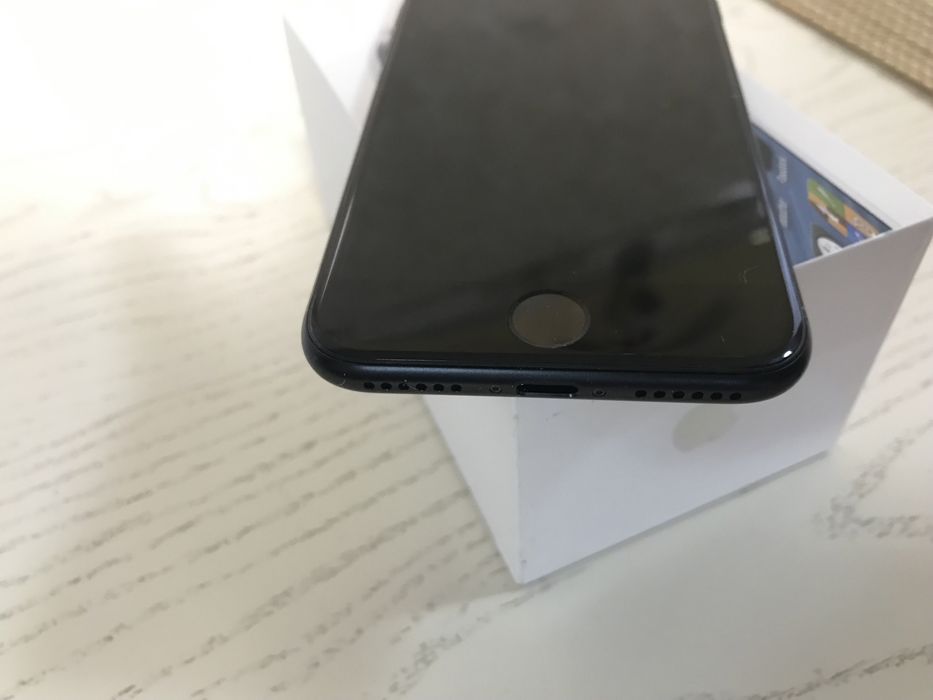 Телефон смартфон Apple IPhone SE 2020 64 gb Black.IOS 16.6.АКБ 92%