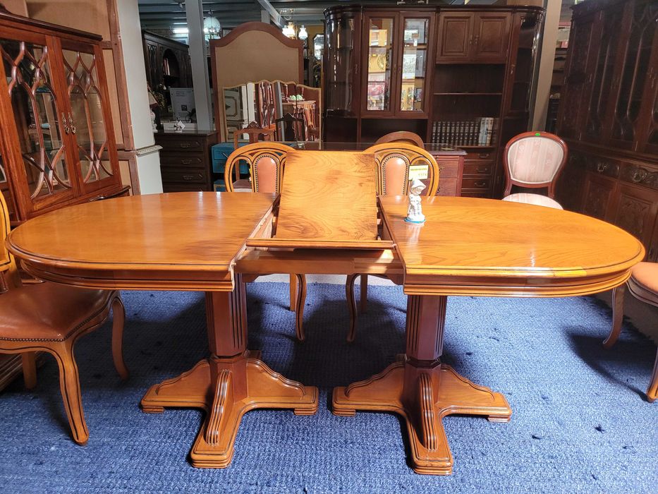 Mesa em madeira maciça - extensível - óptimo estado - Só a mesa