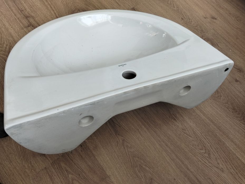 Умивальник 60*49 білий