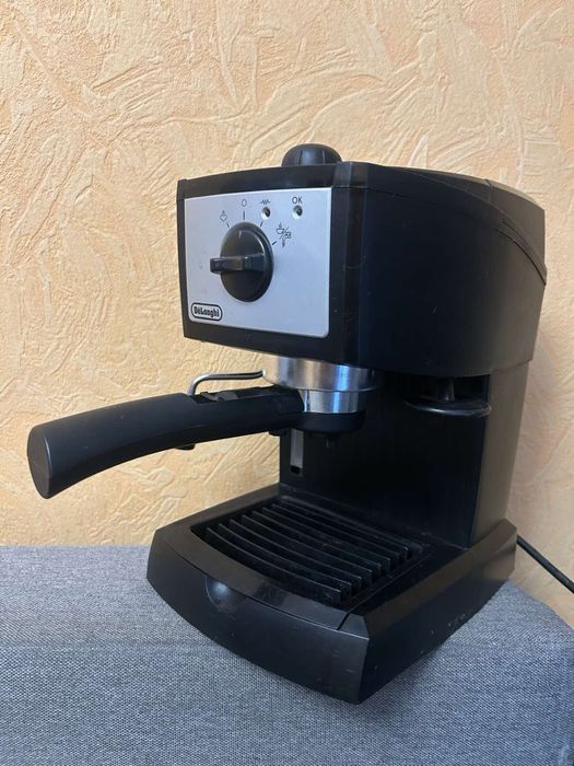 Продам кавоварку Delonghi