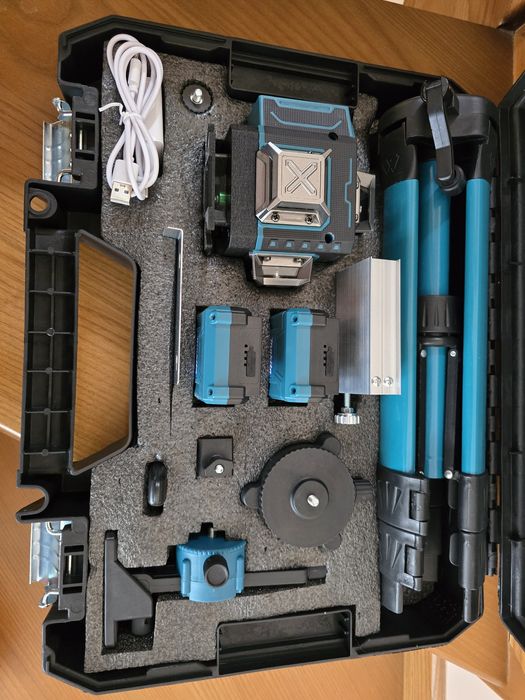 КЕЙС! 2 АКБ! Лазерний рівень Makita 4D, лазерный уровень