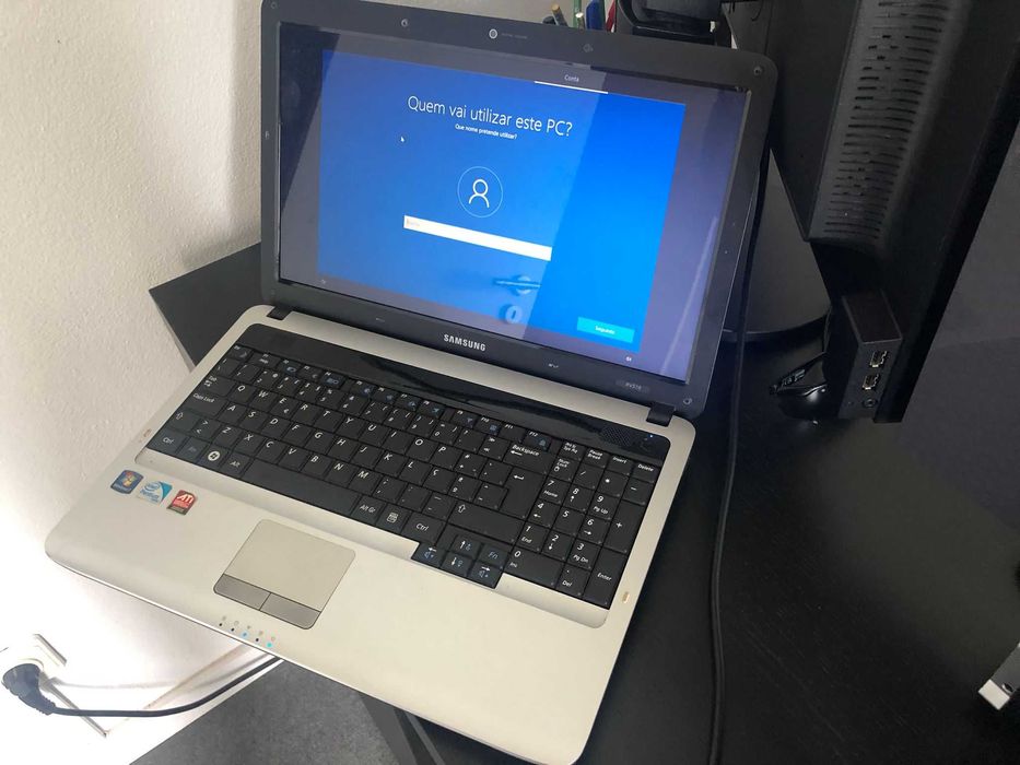 Samsung RV510 15,6 Intel Pentium ATI Radeon para tarefas básicas