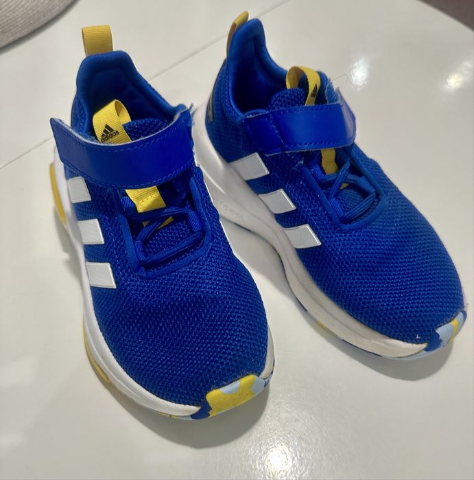 Продам дитячі кросівки adidas
